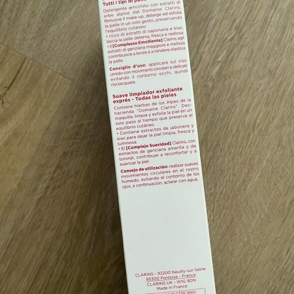 NEW Clarins One-Step Gentle Exfoliating Cleanser 125 ml - Picture 4 of 4